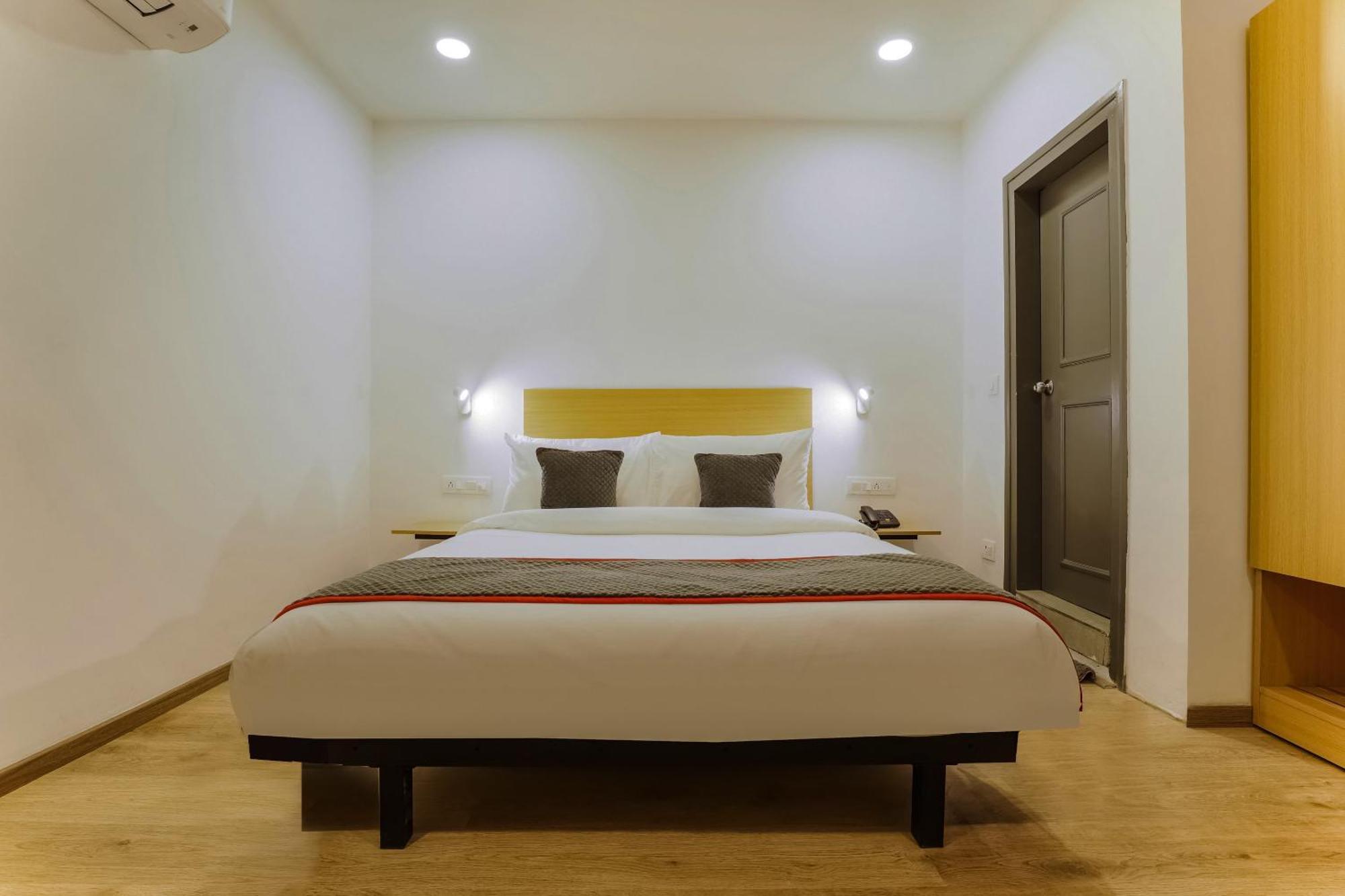 Townhouse Prithvi Resort Near Phoenix Palassio Lucknow Exterior foto